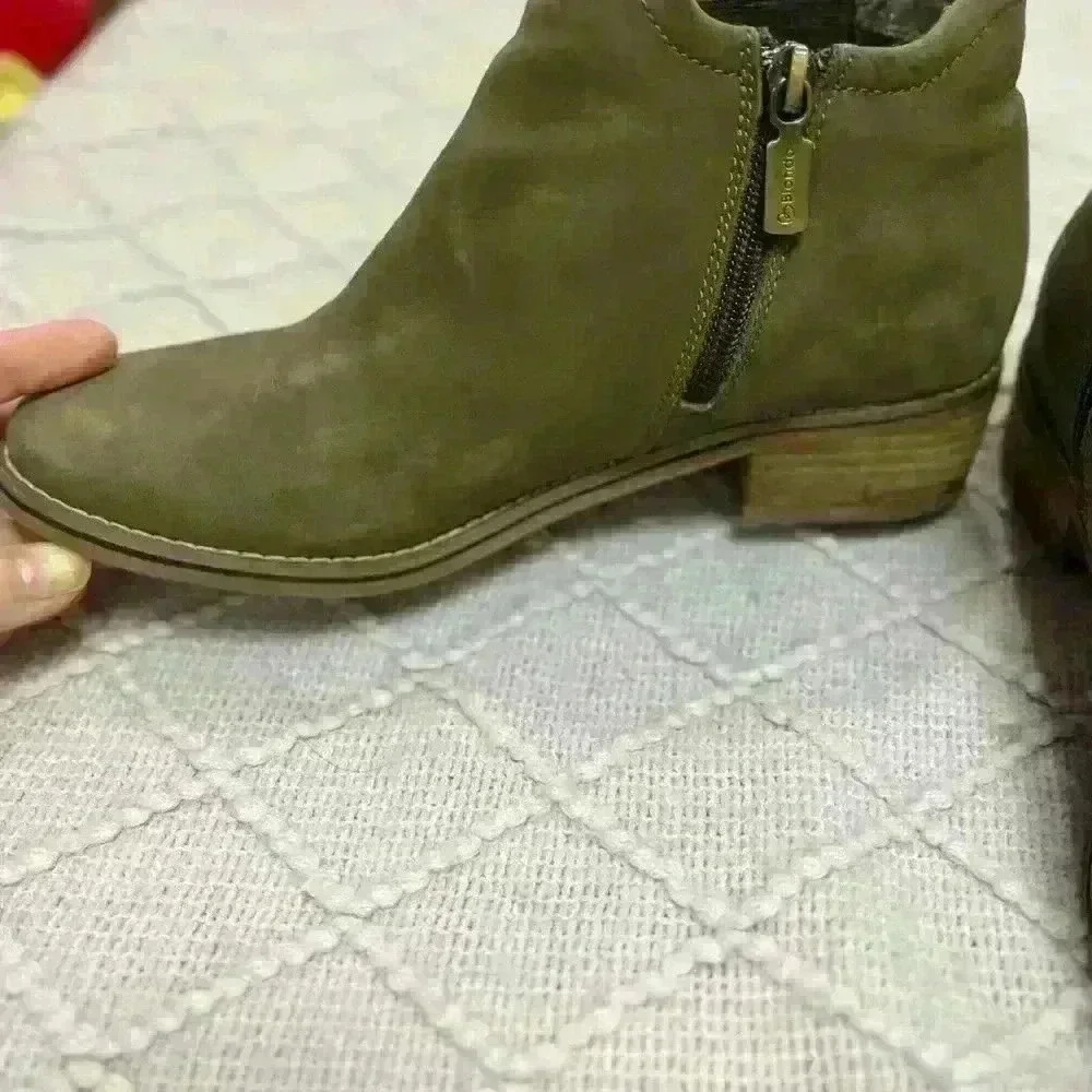 Blondo Womens Suede Olive Green Zippered Waterproof Heel Booties Size 9.5M EUC - Picture 7 of 13